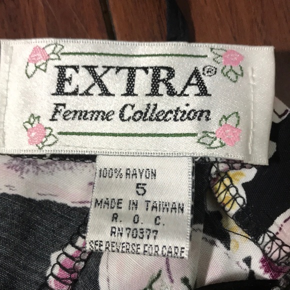 Dress - Picture 6 of 6